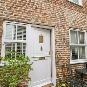  Holiday home 5 Oystons Yard United Kingdom
